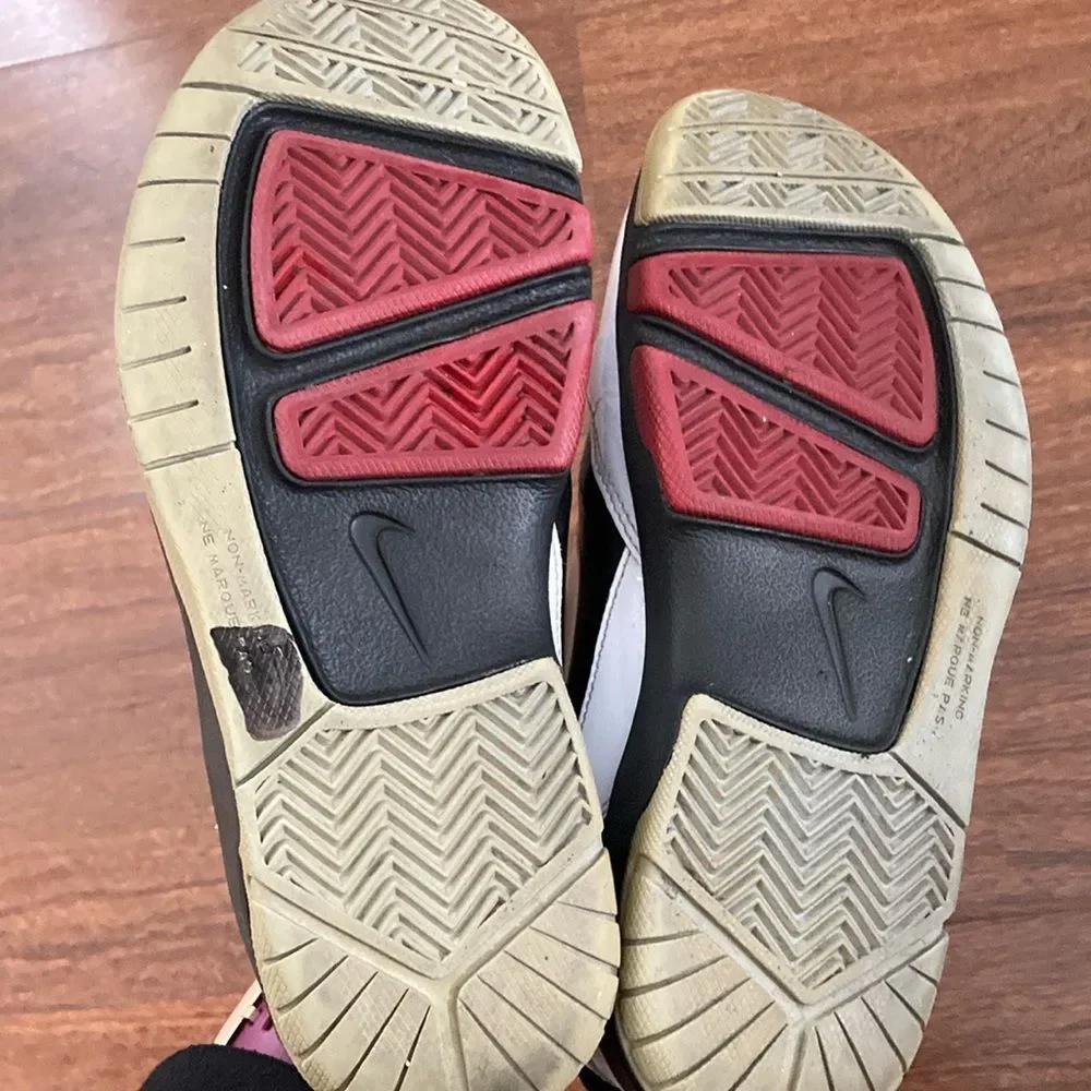 Nike Kids Black and Red Sneakers Sz 5